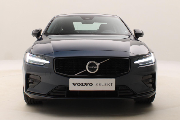 Volvo S60 B5 AWD ULTIMATE DARK REZERVACE