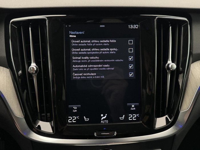 Volvo V60 CC D4 AWD MOMENTUM REZERVACE 2.0 d CC CC Momentum