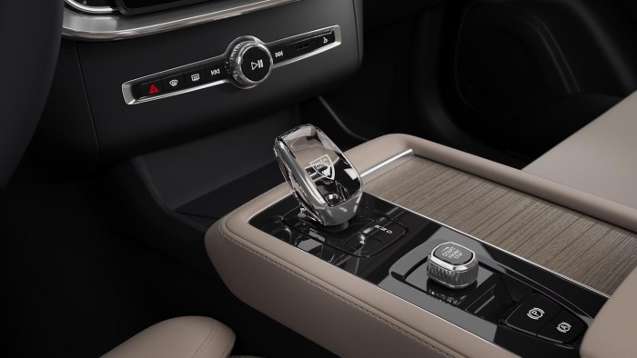 Volvo XC90 T8 AWD RECHARGE PLUS DARK AUT