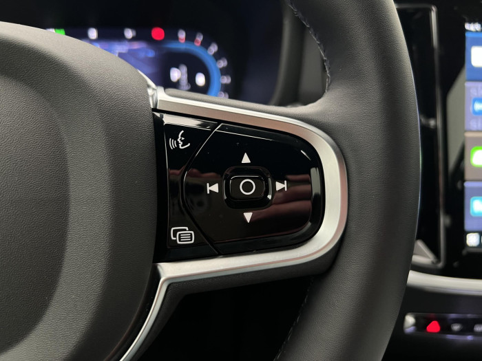 Volvo V60 B4 PLUS DARK AUT 1.maj.