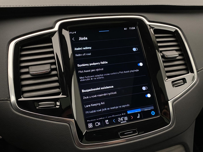 Volvo XC90 B5 AWD PLUS BRIGHT REZERVACE