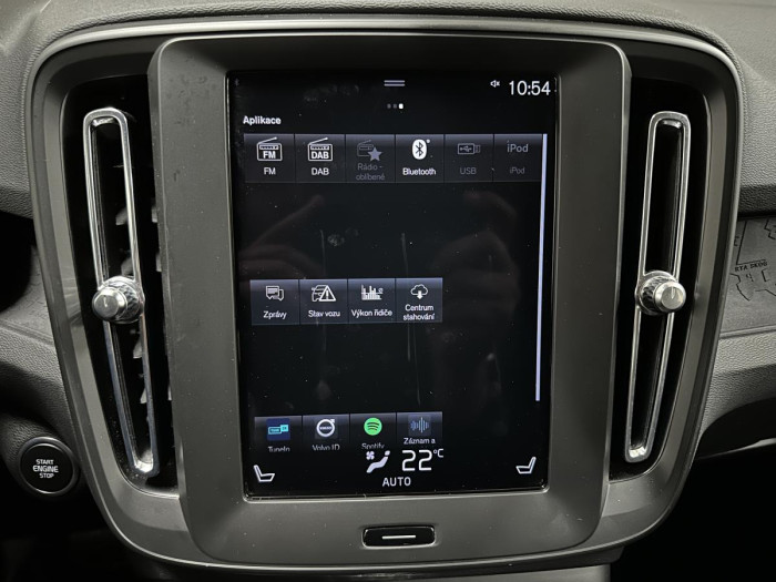 Volvo XC40 T2 CORE AUT REZERVACE