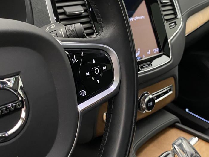 Volvo XC90 B5 AWD INSCRIPTION REZERVACE