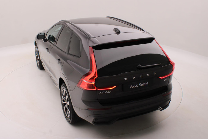 Volvo XC60 B5 AWD DARK PLUS AUT CZ