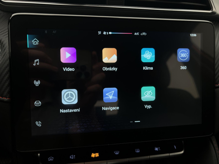 MG ZS 1.0T EXCLUSIVE AUT CZ 1.maj. 1.0 Exclusive
