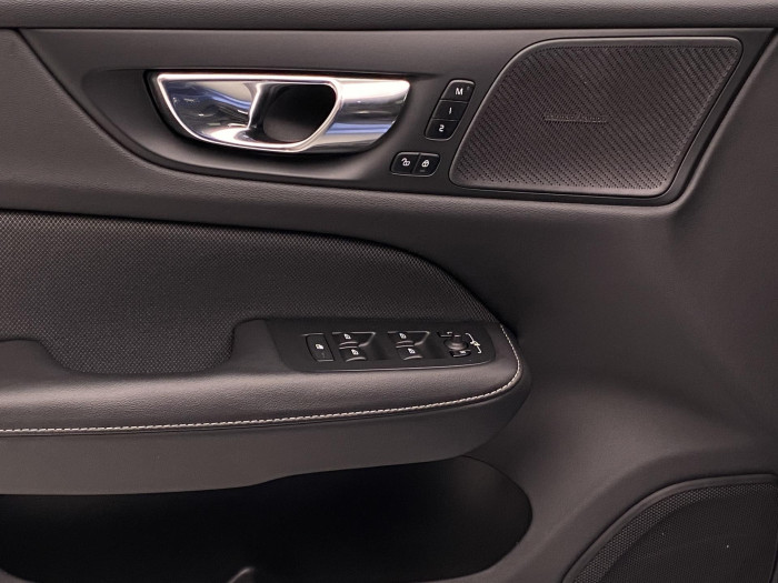 Volvo V60 B5 R-DESIGN AUT CZ