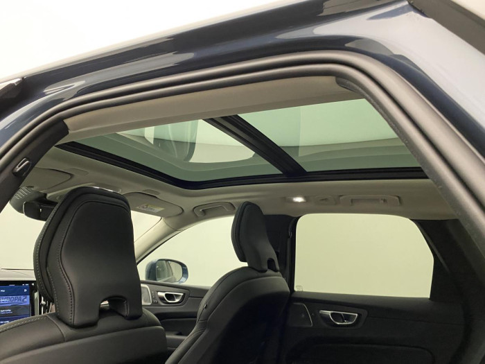 Volvo XC60 B5 AWD ULTIMATE AUT REZERVACE