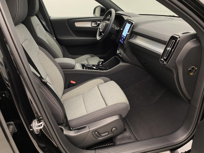 Volvo XC40 B3 DARK PLUS AUT CZ