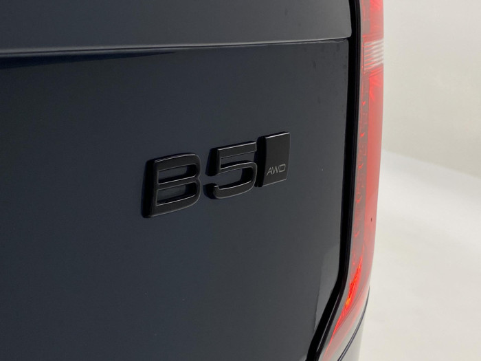 Volvo XC90 B5 AWD BLACK EDITION ULTRA 7 2.0 Edition