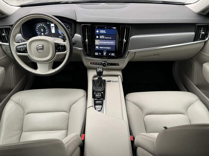 Volvo S90 D4 AWD MOMENTUM AUT CZ 2.0 d Momentum