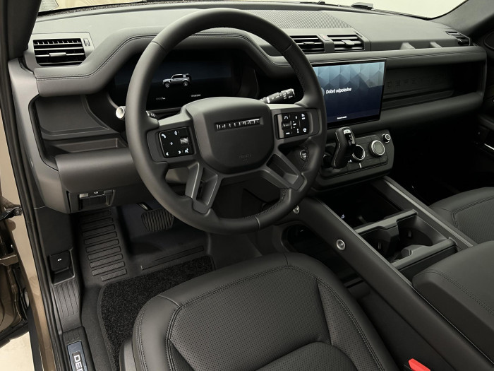 Land Rover Defender 110 D250 XDYNAMIC SE REZERVACE 3.0 d SE