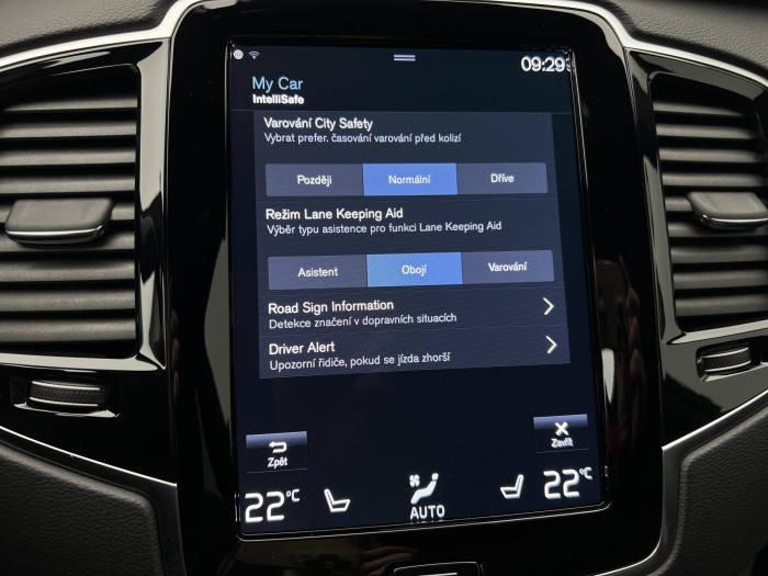 Volvo XC90 B5 AWD R-DESIGN 7MÍSTNÁ AUT