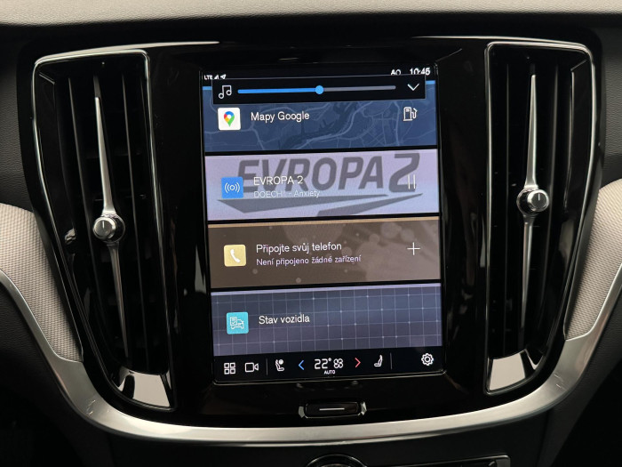 Volvo V60 B4 PLUS DARK CZ 1.maj