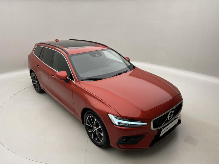 Volvo V60 B4 MOMENTUM AUT REZERVACE 2.0 Momentum