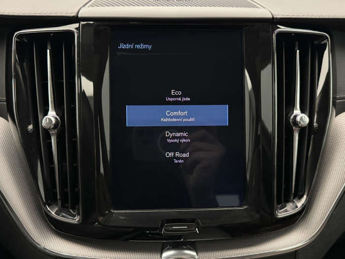 Volvo XC60 D5 AWD INSCRIPTION AUT CZ 2.0 d