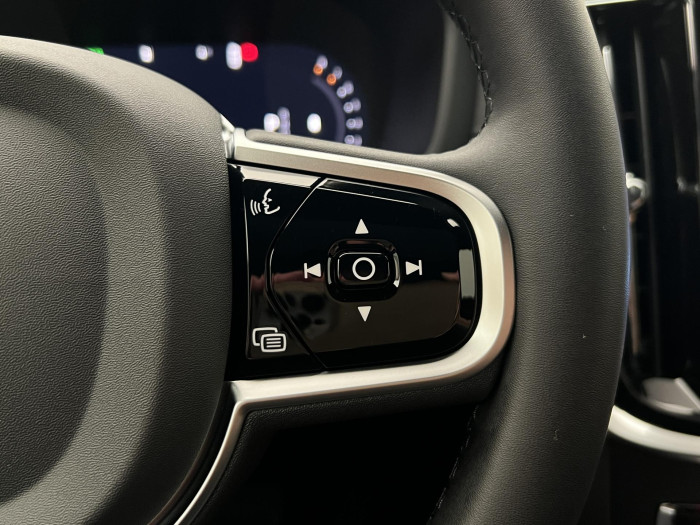 Volvo V60 B4 DARK ULTRA AUT