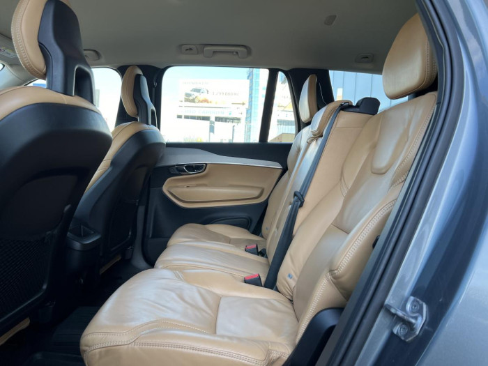 Volvo XC90 D5 AWD INSCRIPTION 7MÍSTNÁ Aut 2.0 d
