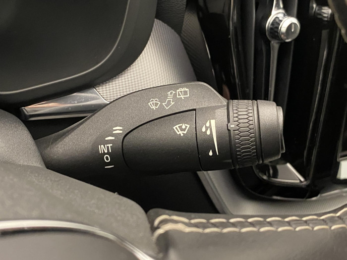 Volvo XC60 B5 AWD R-DESIGN AUT