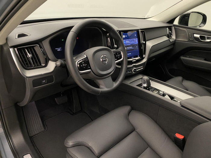Volvo XC60 B4 AWD PLUS DARK AUT 1.maj