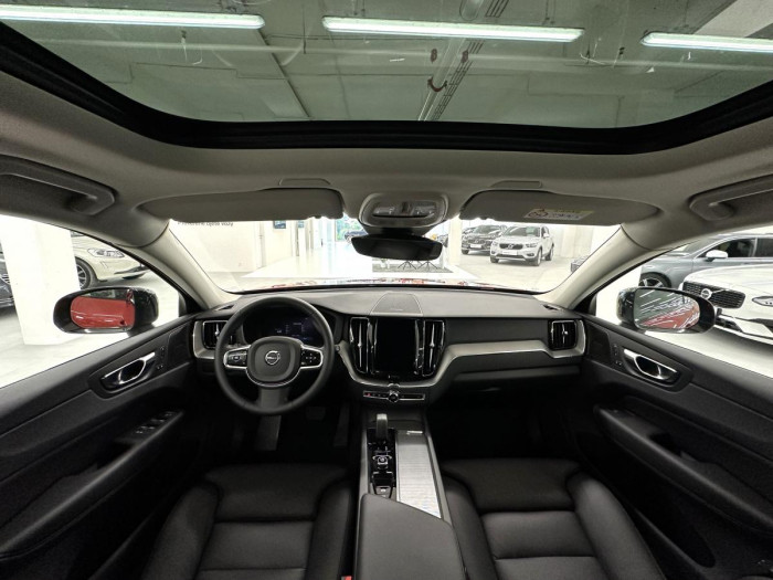 Volvo XC60 B4 AWD PLUS DARK REZERVACE 2.0 Plus
