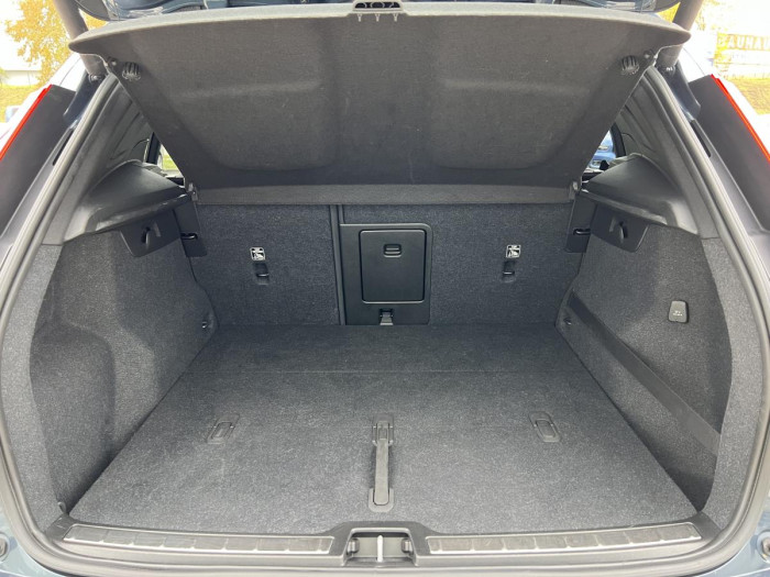 Volvo XC40 D3 INSCRIPTION 1.maj REZERVACE 2.0 d