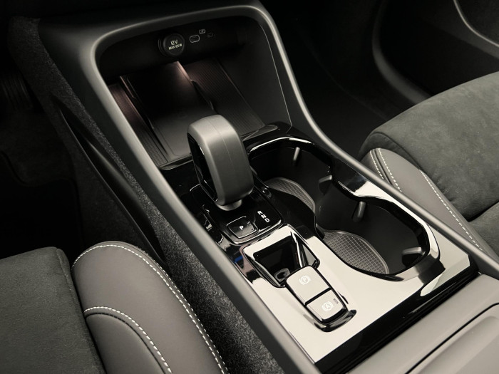 Volvo XC40 B4 DARK ULTRA AUT