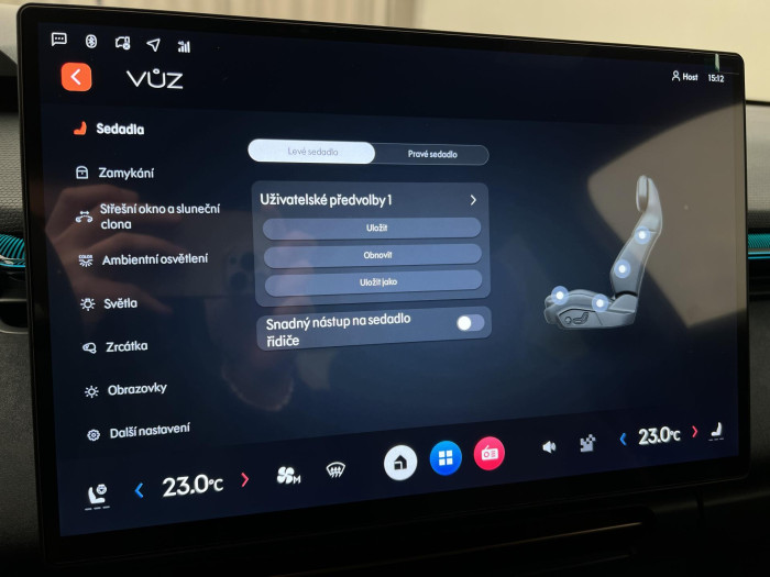 Lynk & Co 08 MORE PHEV