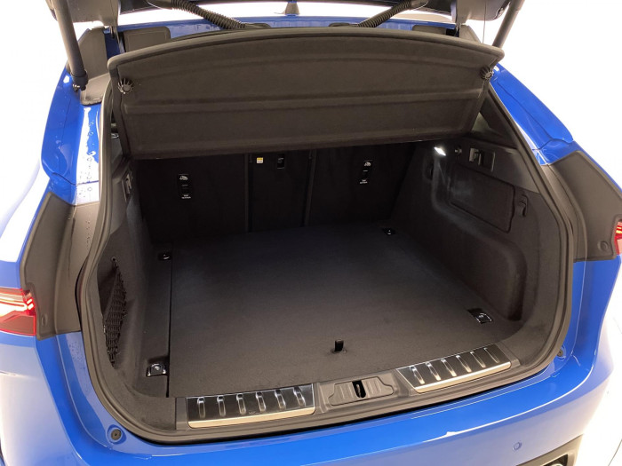 Jaguar F-Pace SVR 575 EDITION REZERVACE 5.0 Edition