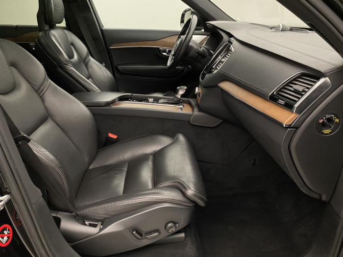 Volvo XC90 D5 AWD INSCRIPTION REZERVACE 2.0 d