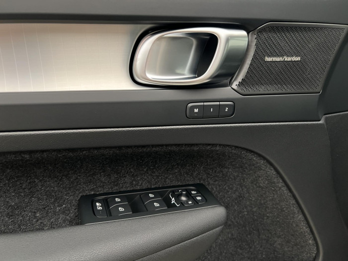 Volvo XC40 B3 DARK PLUS AUT