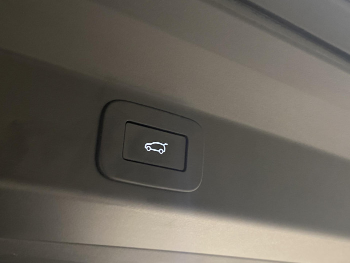 Land Rover Range Rover Sport D300 DYNAMIC SE AWD REZERVACE 3.0 d Dynamic SE