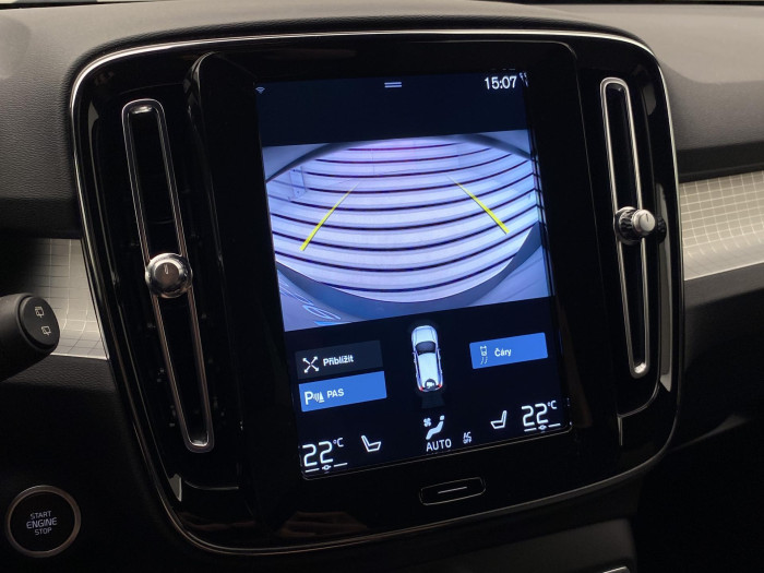 Volvo XC40 B4 MOMENTUM AUT CZ 2.0 Momentum