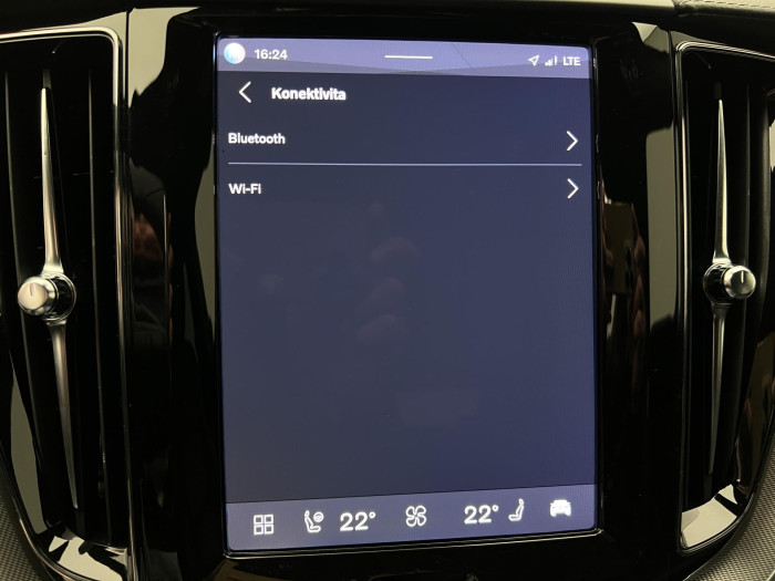 Volvo XC60 B5 AWD ULTRA BLACK REZERVACE