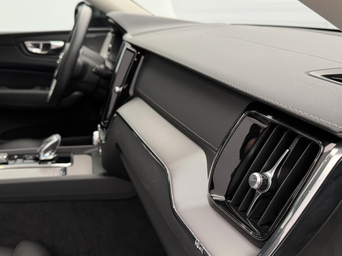 Volvo XC60 B5 AWD INSCRIPTION AUT
