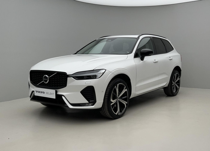 Volvo XC60 B5 AWD ULTIMATE DARK AUT 1.maj