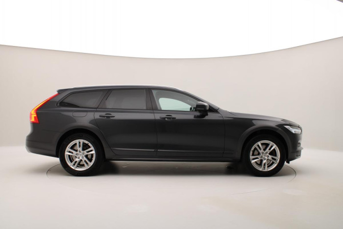 Volvo V90 CC D4 AWD MOMENTUM REZERVACE 2.0 d CC CC Momentum