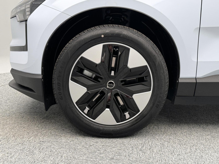 Volvo EX30 PURE ELECTRIC EXTENDED CORE