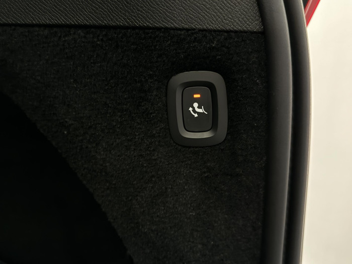 Volvo XC90 B5 AWD MOMENTUM REZERVACE 2.0 Momentum