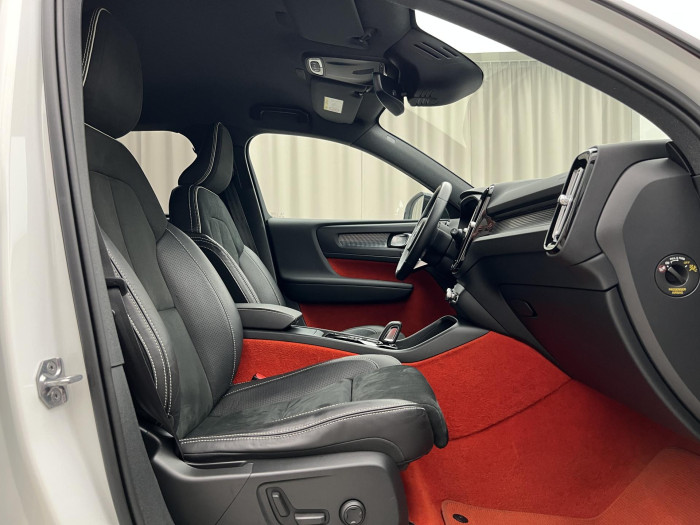 Volvo XC40 T4 AWD R-DESIGN AUT CZ