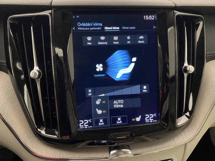 Volvo XC60 B4 AWD DARK PLUS AUT CZ