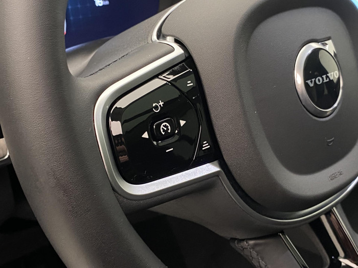 Volvo XC90 T8 AWD RECHARGE DARK ULTRA 7m