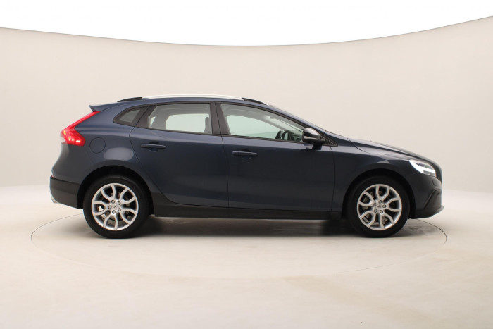 Volvo V40 CC T3 MOMENTUM AUT CZ NAVIGACE 1.5 CC CC Momentum