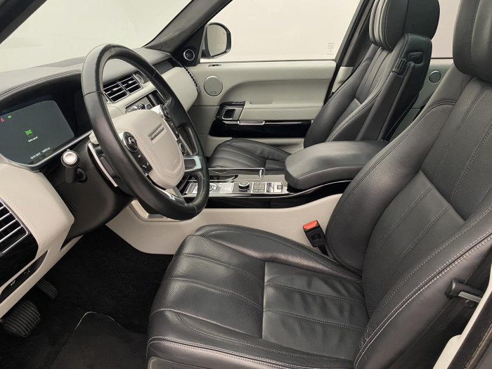 Land Rover Range Rover HYBRID AUTOBIOGRAPHY REZERVACE