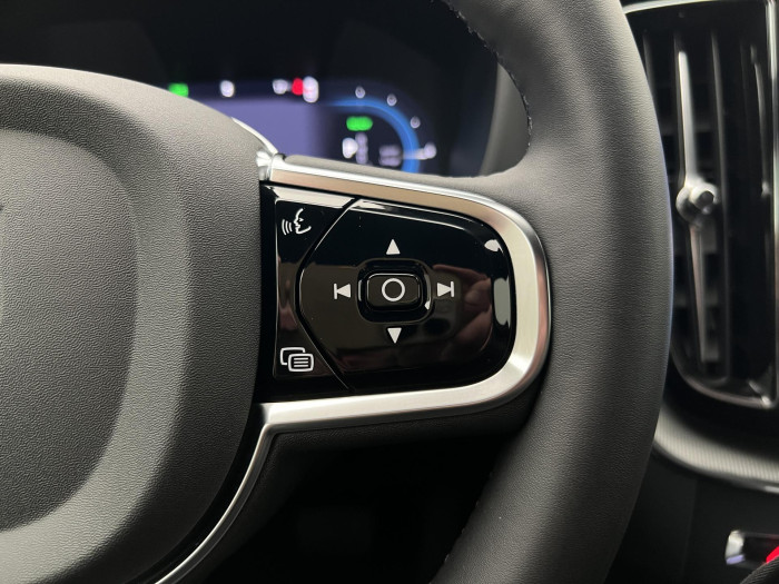 Volvo XC60 T6 AWD RECHARGE PLUS DARK AUT