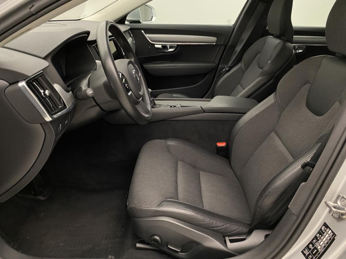 Volvo V90 D4 AWD MOMENTUM REZERVACE 2.0 d Momentum