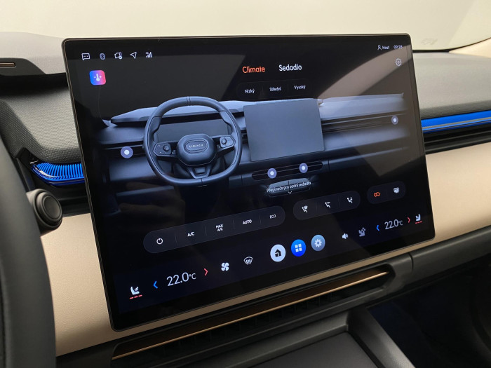 Lynk & Co 08 MORE PHEV