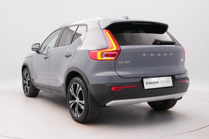 Volvo XC40 T5 RECHARGE REZERVACE