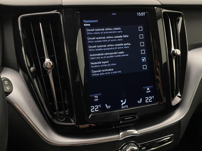 Volvo XC60 B4 AWD MOMENTUM AUT 2.0 Momentum