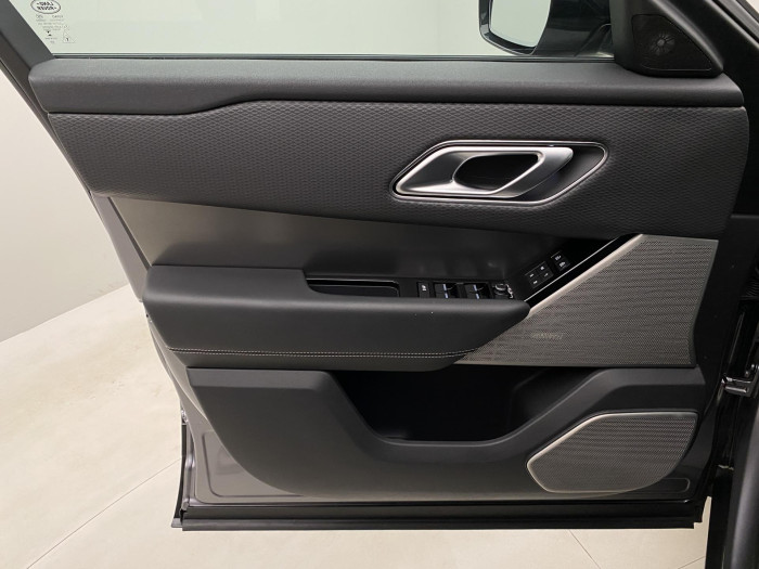 Land Rover Range Rover Velar D200 SE AWD REZERVACE 2.0 d SE