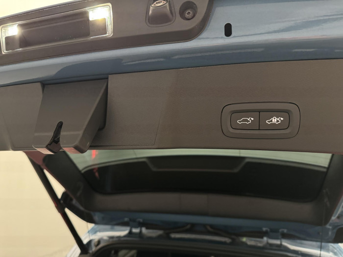 Volvo XC40 B3 ULTIMATE AUT